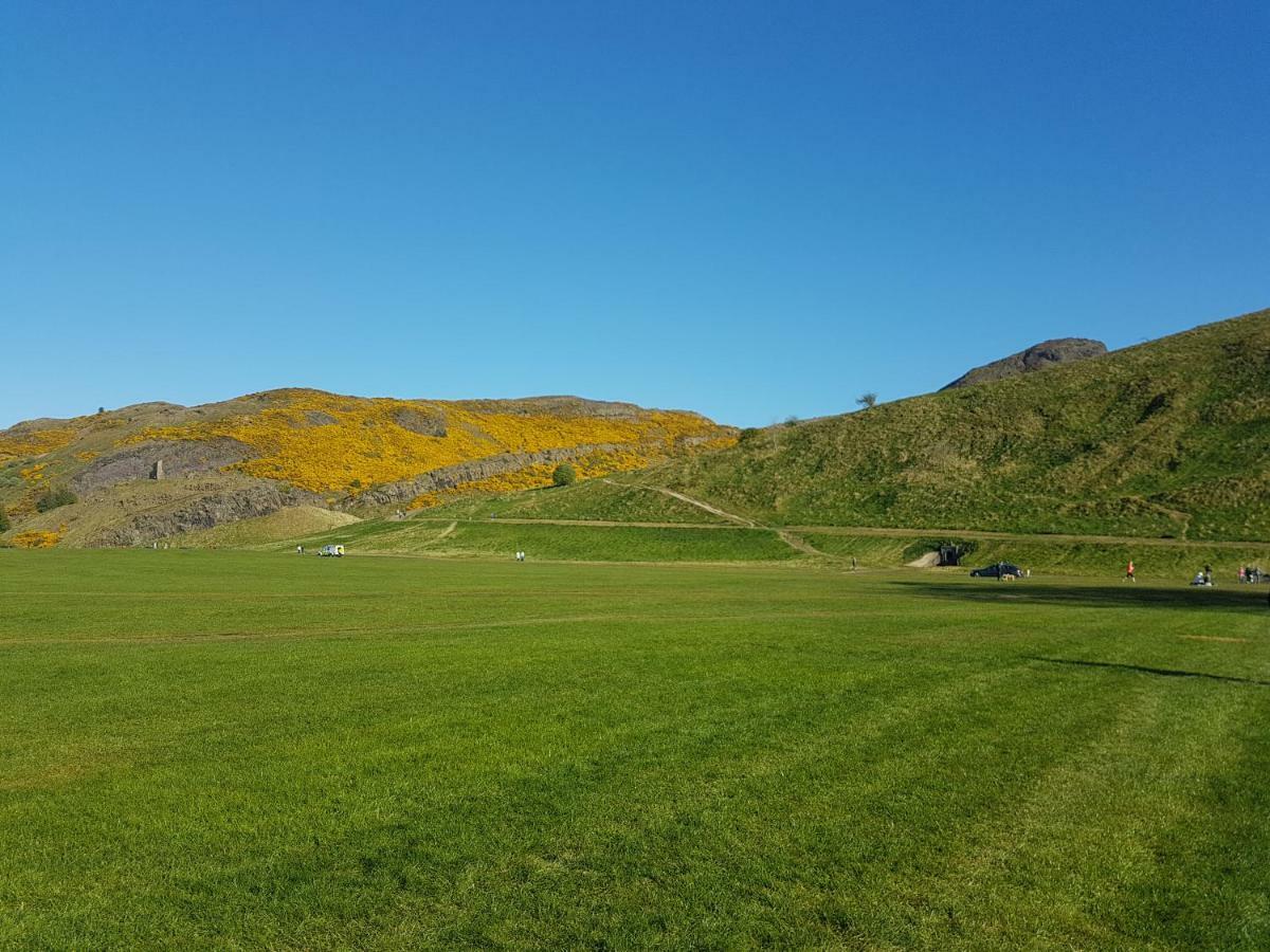 Beautiful Holyrood Park Apartment Edimburgo Exterior foto